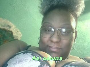 Ari_grande