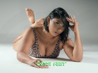 Dessi_feet