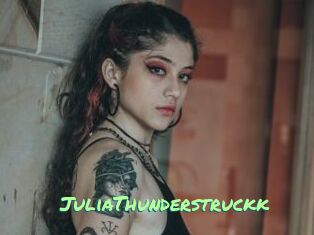 JuliaThunderstruckk