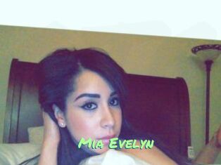 Mia_Evelyn