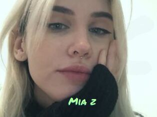 Mia_z