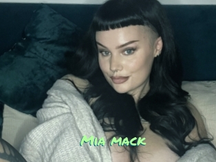 Mia_mack
