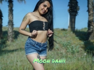 Moon_danii